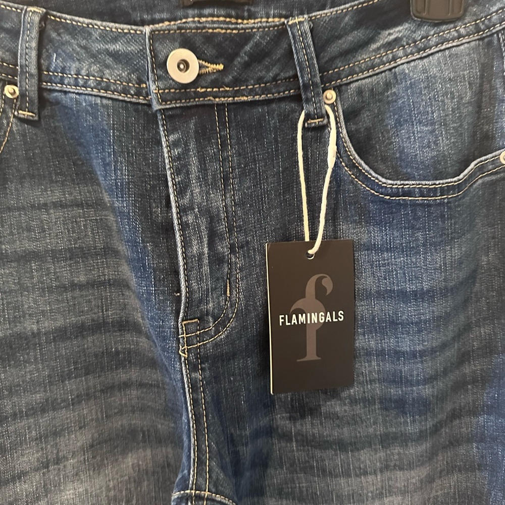 Flamingals Dark Wash Flare Jeans Contrast Stitching Size Medium NWT - Picture 2 of 6